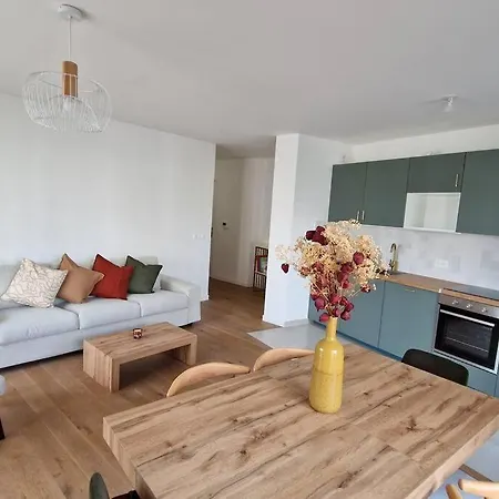 Chic & Spacious 3-Bedroom With Balcony Saint-Ouen  Buitenkant foto