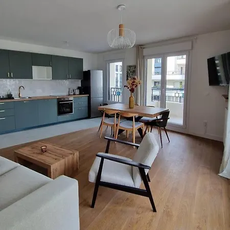 Chic & Spacious 3-Bedroom With Balcony Saint-Ouen  Buitenkant foto
