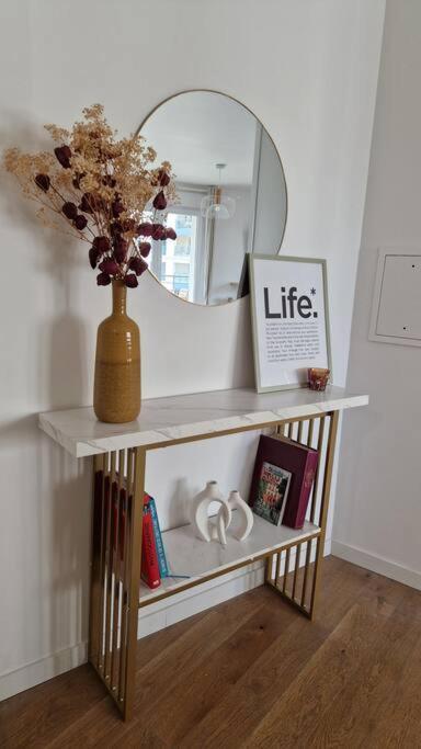 Chic & Spacious 3-bedroom With Balcony Saint-Ouen (Seine-Saint-Denis)